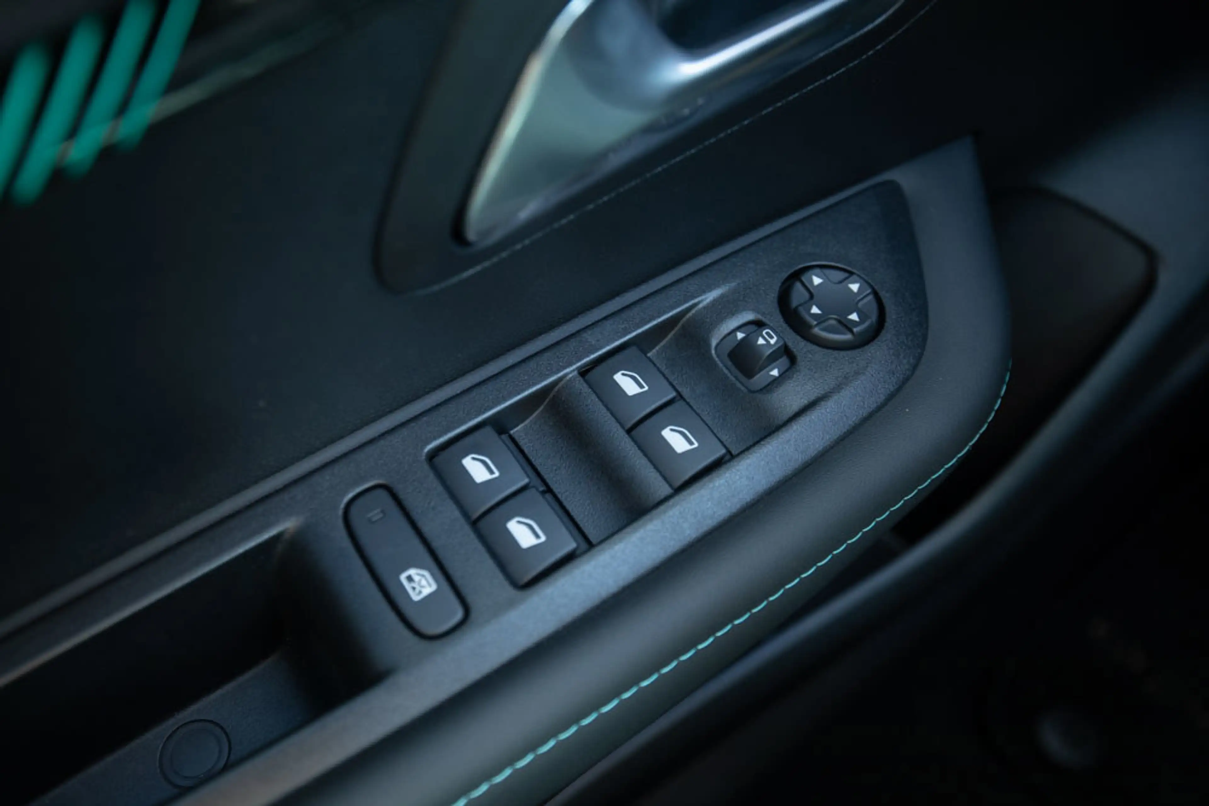 Peugeot e-208 EV Allure Pack 50 kWh — photo 22