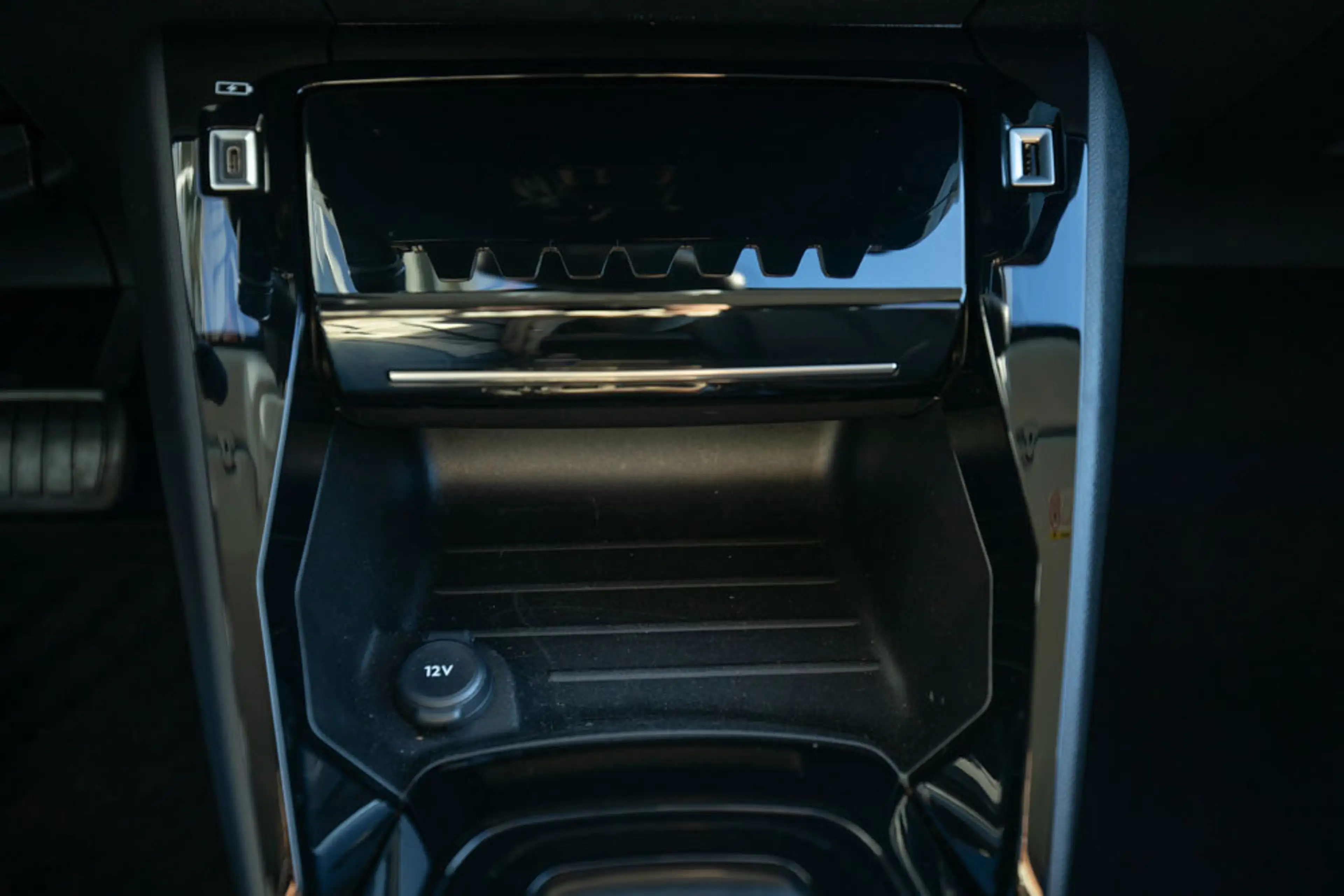 Peugeot e-208 EV Allure Pack 50 kWh — photo 32