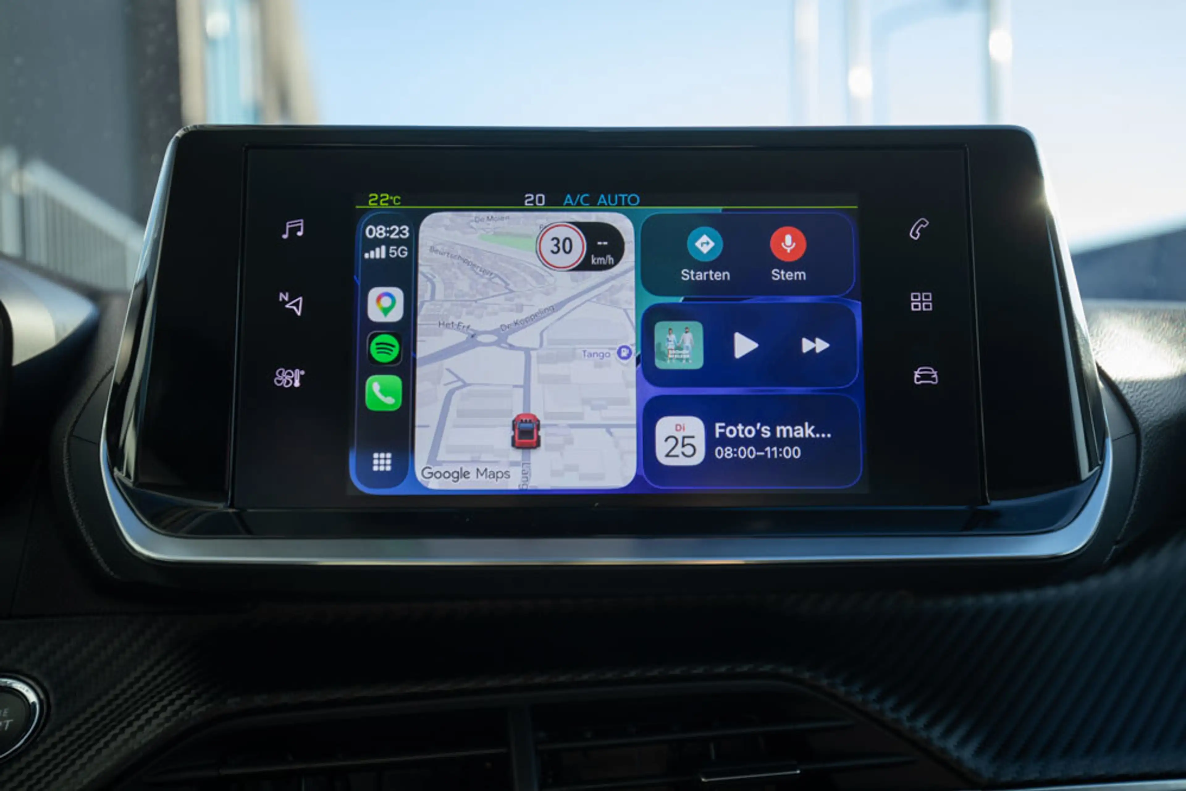 Peugeot e-208 EV Allure Pack 50 kWh — photo 40