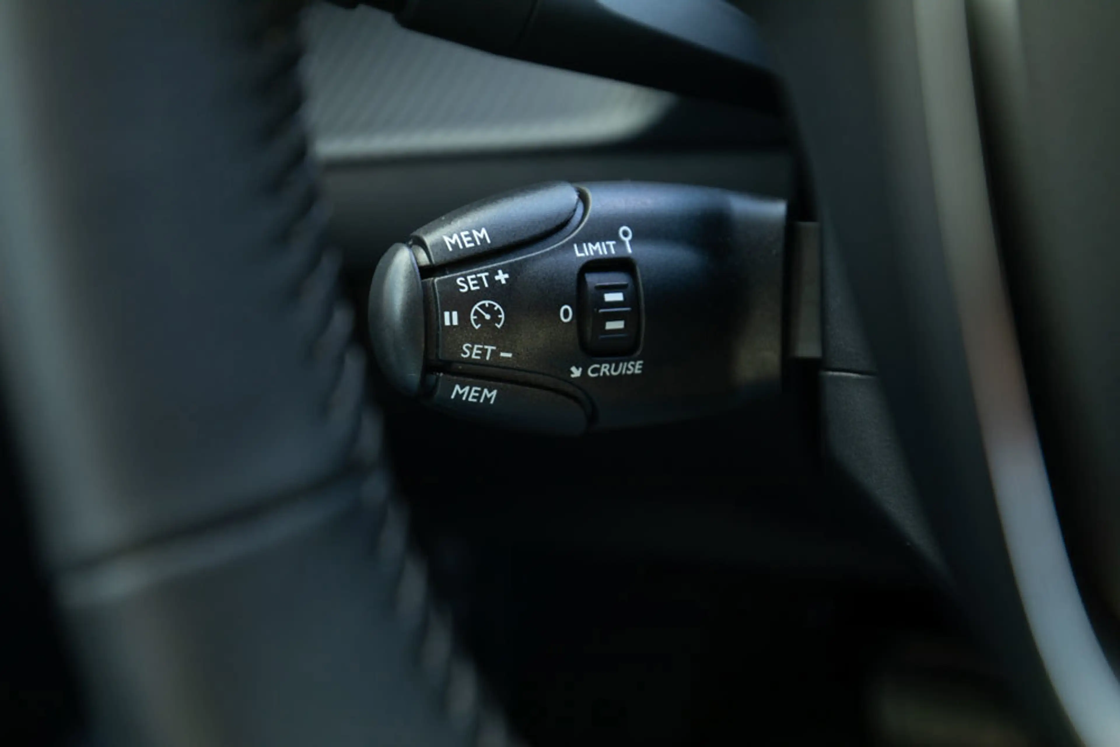 Peugeot e-208 EV Allure Pack 50 kWh — photo 27