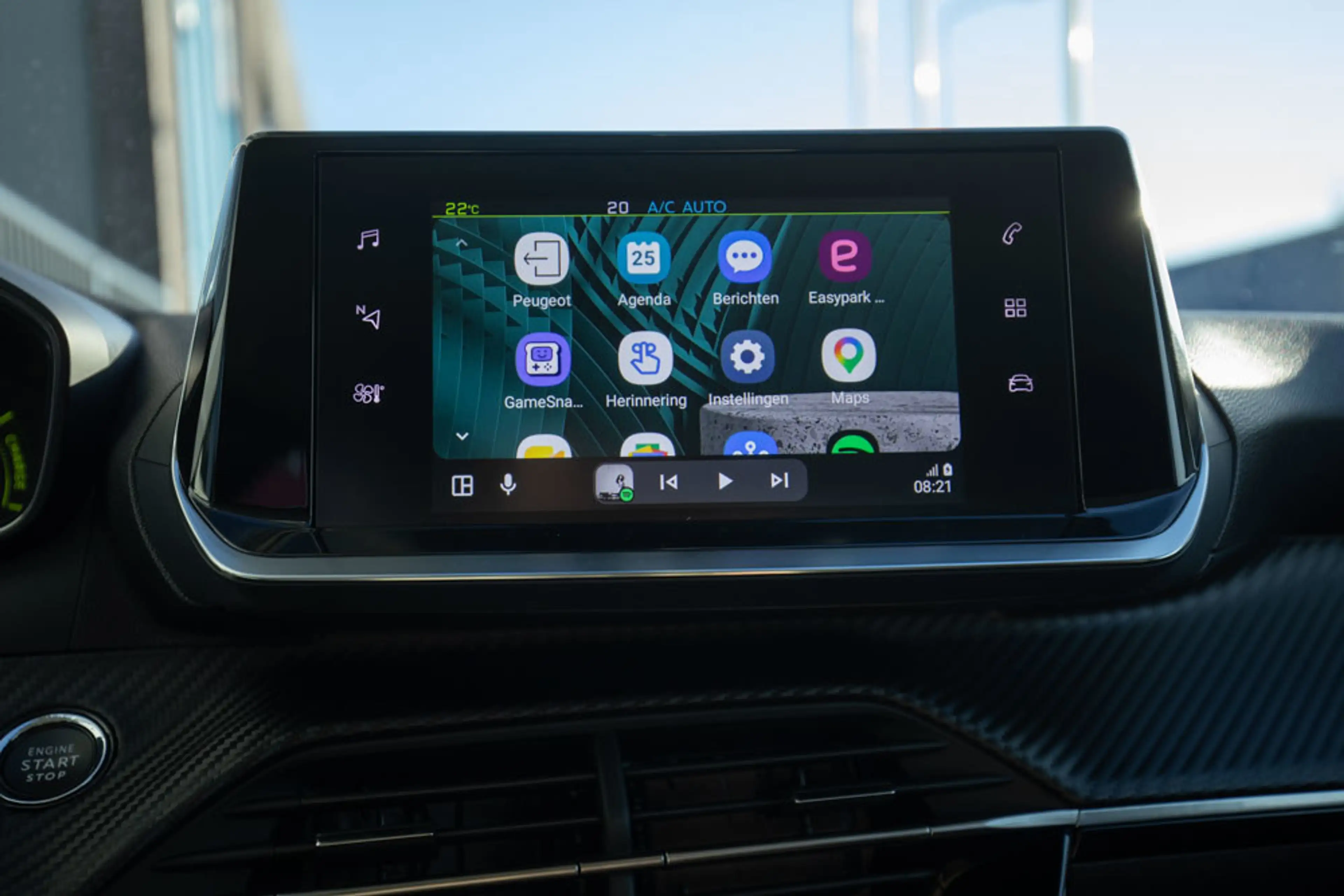 Peugeot e-208 EV Allure Pack 50 kWh — photo 39