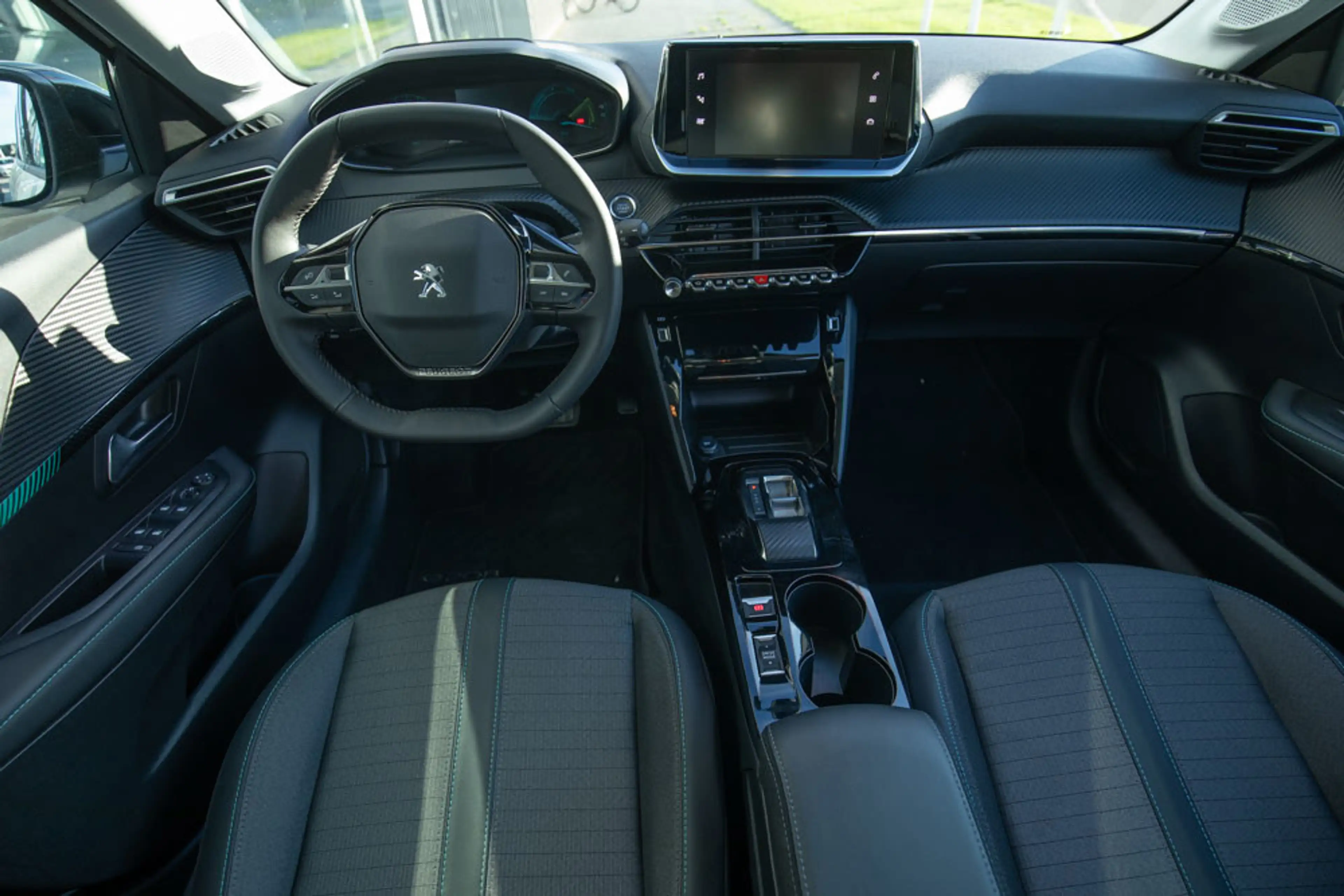Peugeot e-208 EV Allure Pack 50 kWh — photo 8