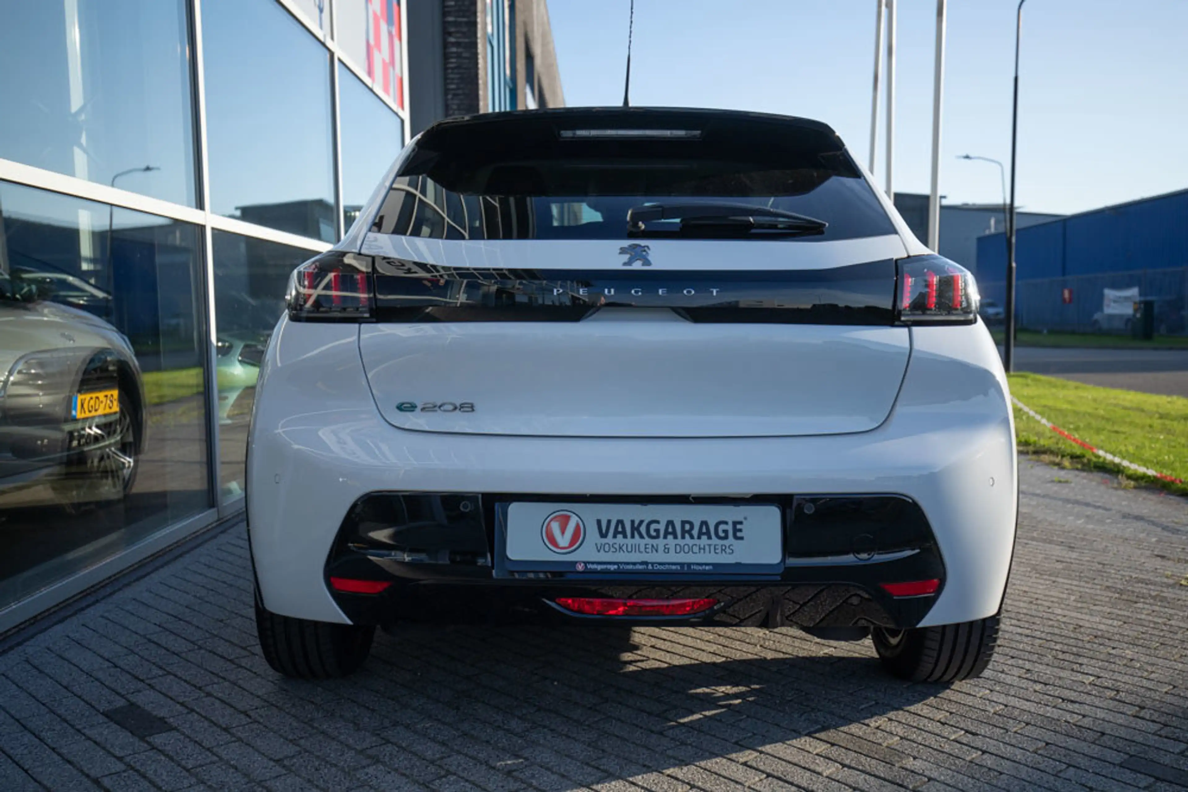 Peugeot e-208 EV Allure Pack 50 kWh — photo 10