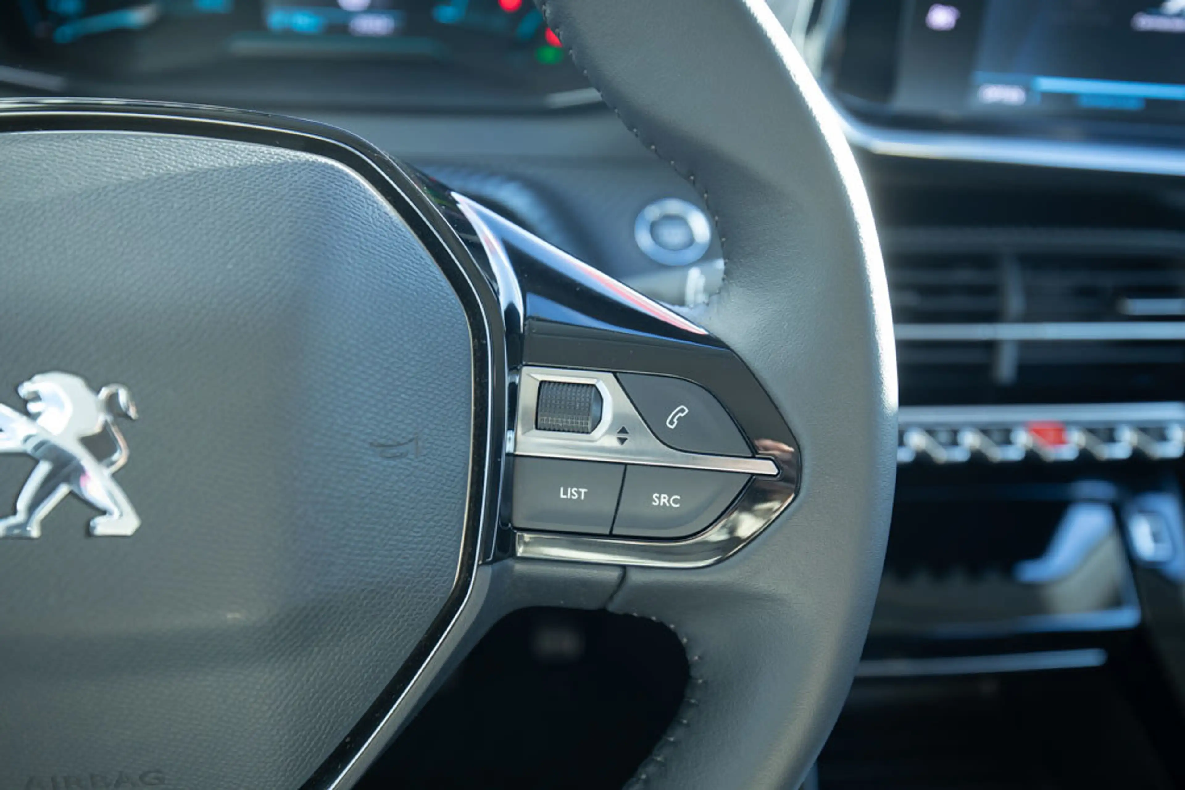 Peugeot e-208 EV Allure Pack 50 kWh — photo 24