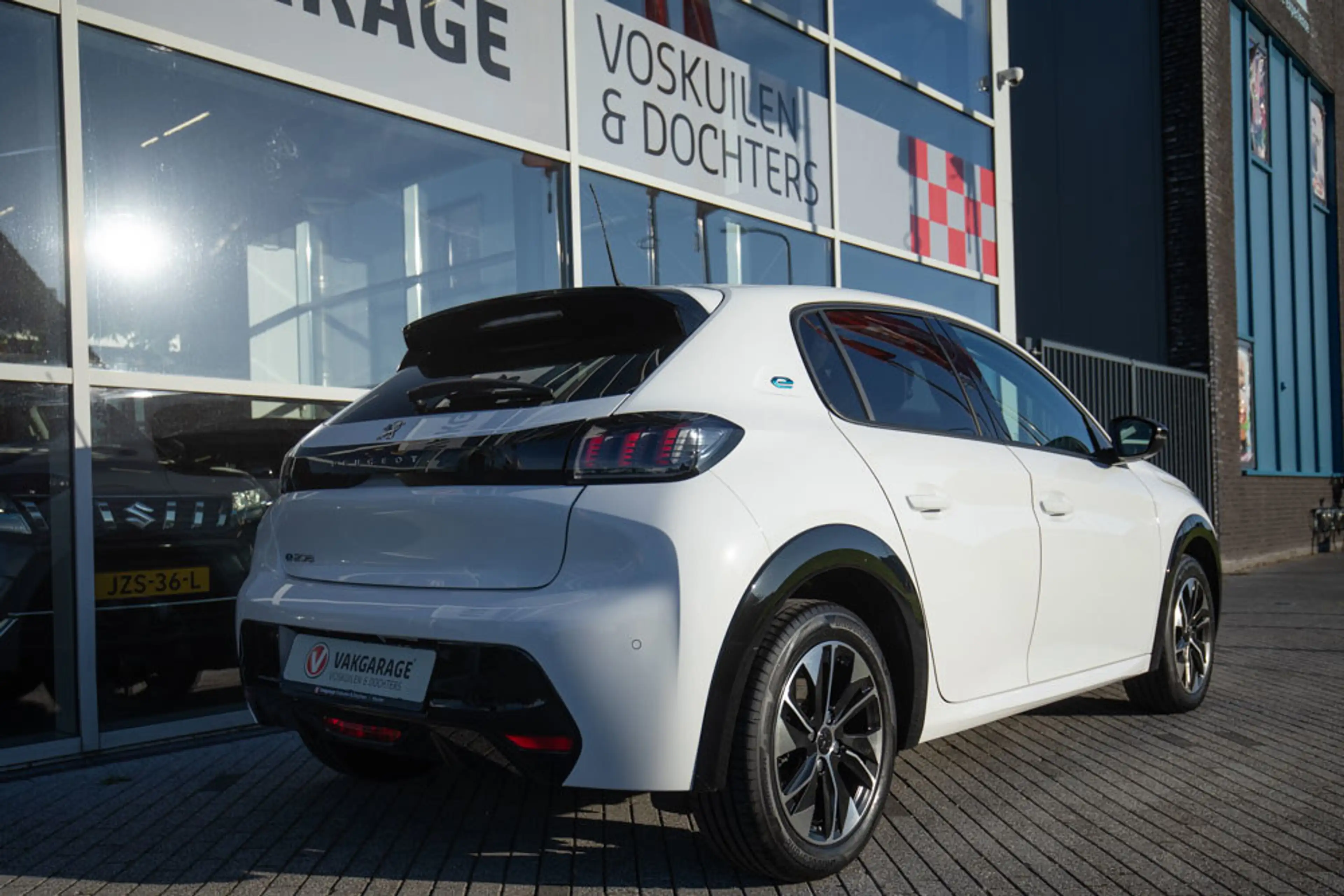 Peugeot e-208 EV Allure Pack 50 kWh — photo 9