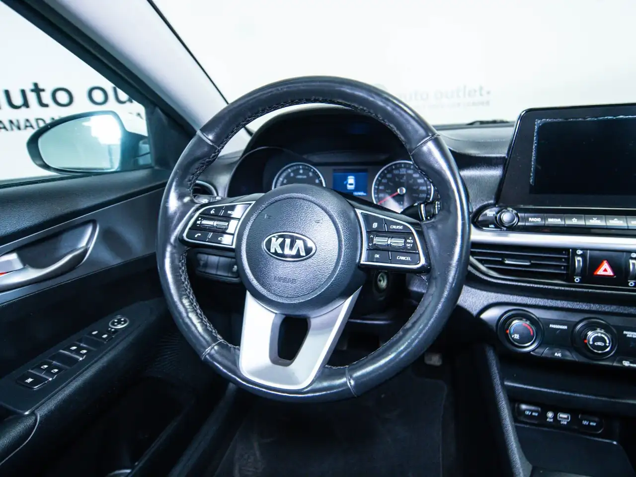 Kia Forte снимка Kia Forte