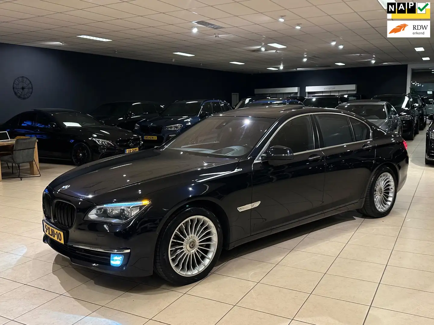 BMW 740 7-serie 740d xDrive|INDIVIDUAL|ALPHINA|NAP|3xTV|BO Zwart - 1