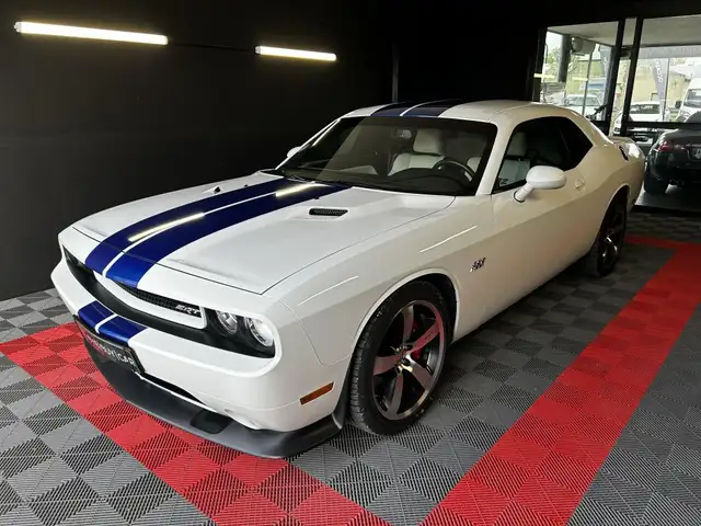Dodge Challenger 392 Inaugural Edition  470 cv SRT8