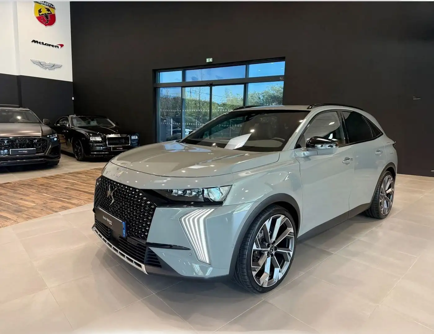 Citroen DS 7 1.6 HYBRIDE RECHARGEABLE E-TENSE 360 4X4 OPERA EAT8 Grau - 1