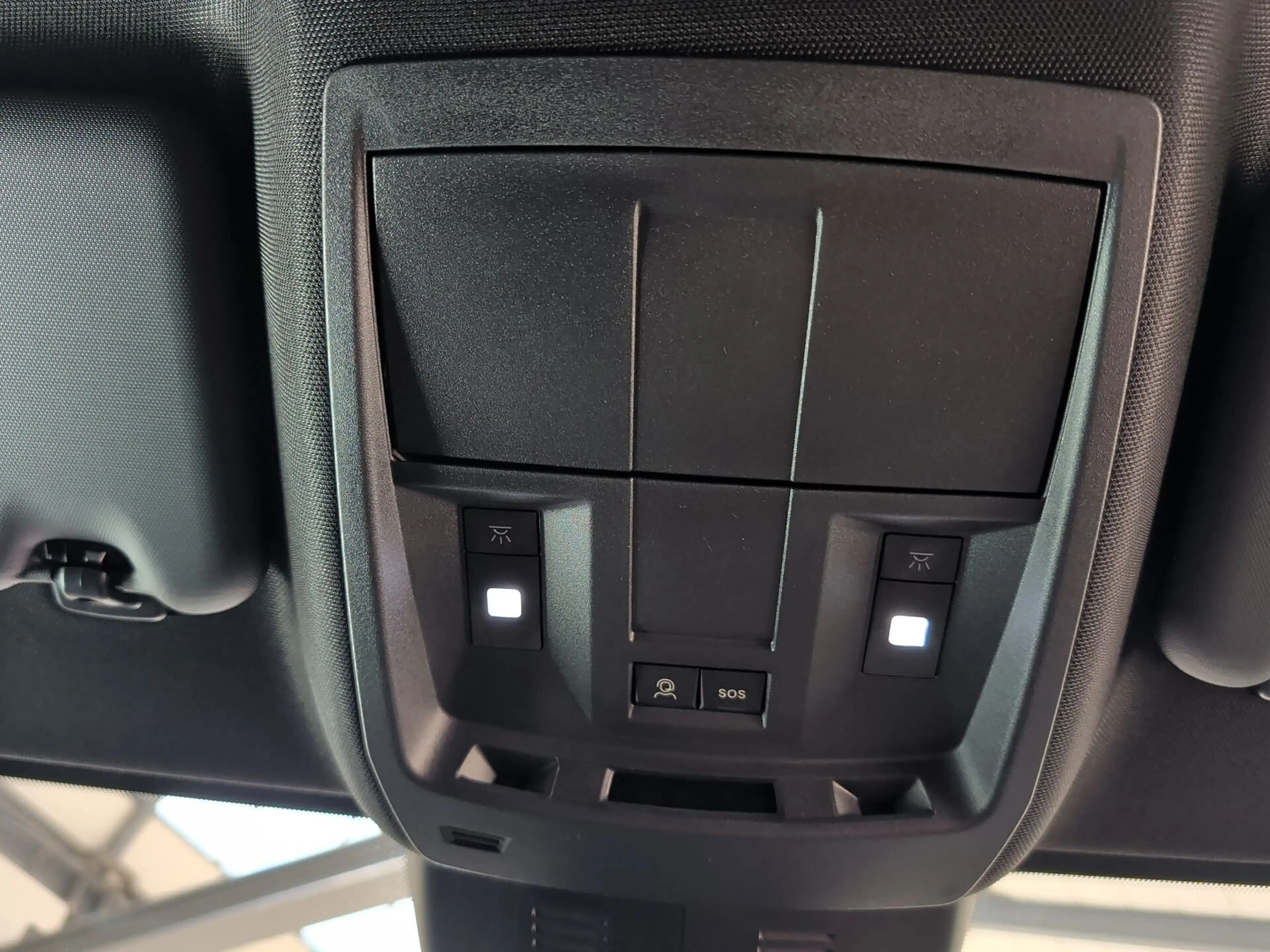 Peugeot 3008 Hybrid 145 GT Navi+ACC+eHeckkl+19Z+Kamera+Keyless — photo 12