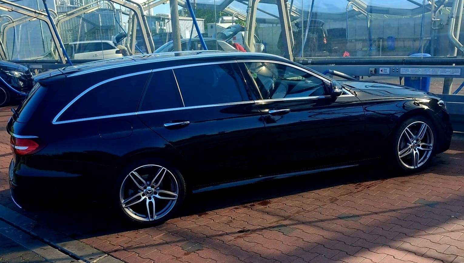 Second hand Mercedes Benz E-Class 300