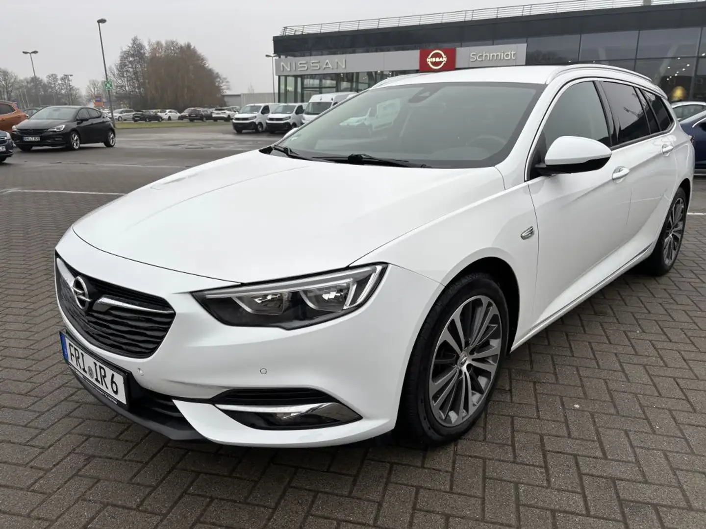 Opel Insignia Sports Tourer 1.5 Direct InjectionTurbo Dynamic Blanc - 1