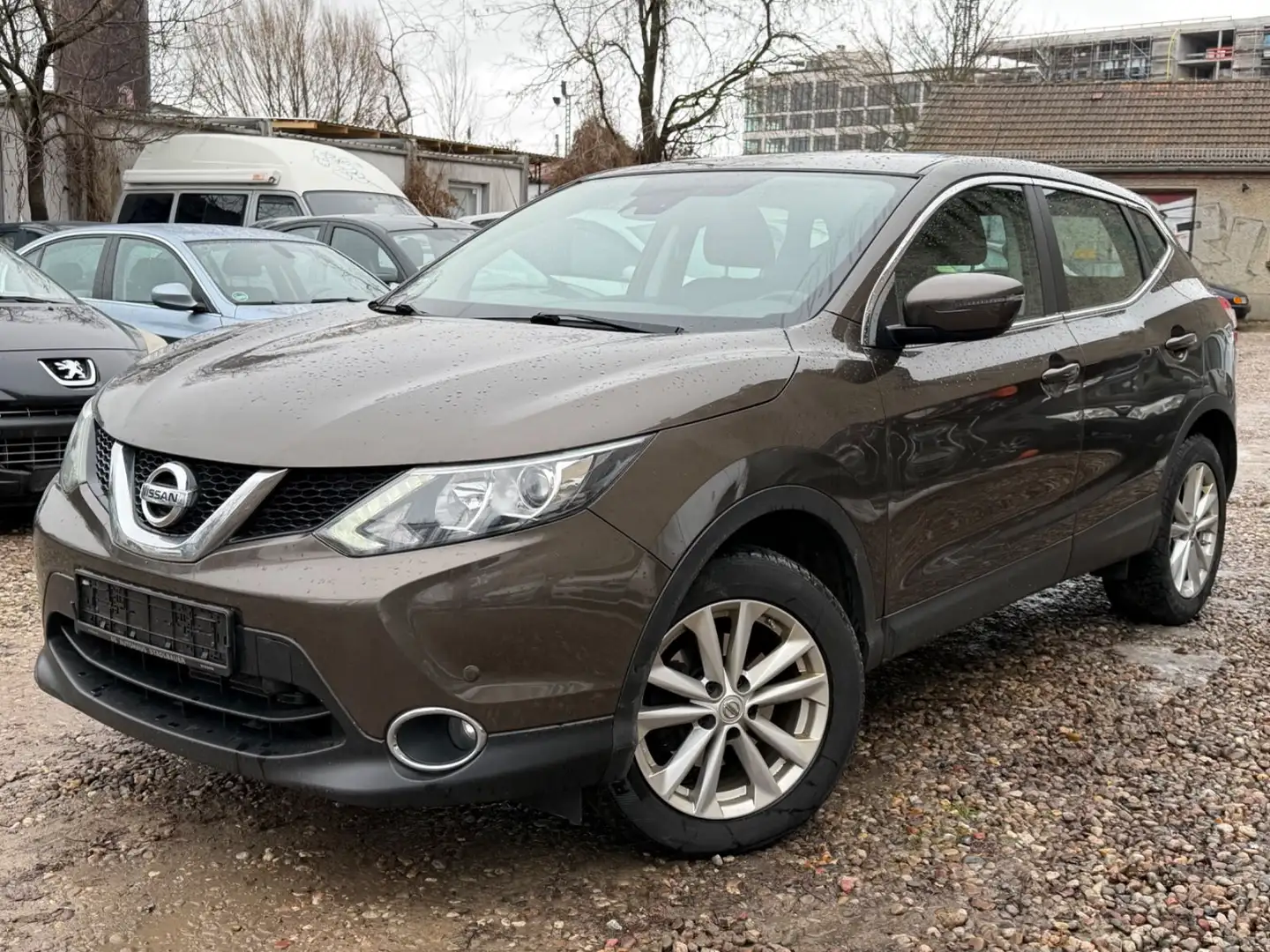 Nissan Qashqai Visia-KLIMA-SHZ-NAVI-AUTOMATIK Braun - 1