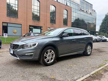 V60 c.country 2.4 D4 Business Plus awd geartronic