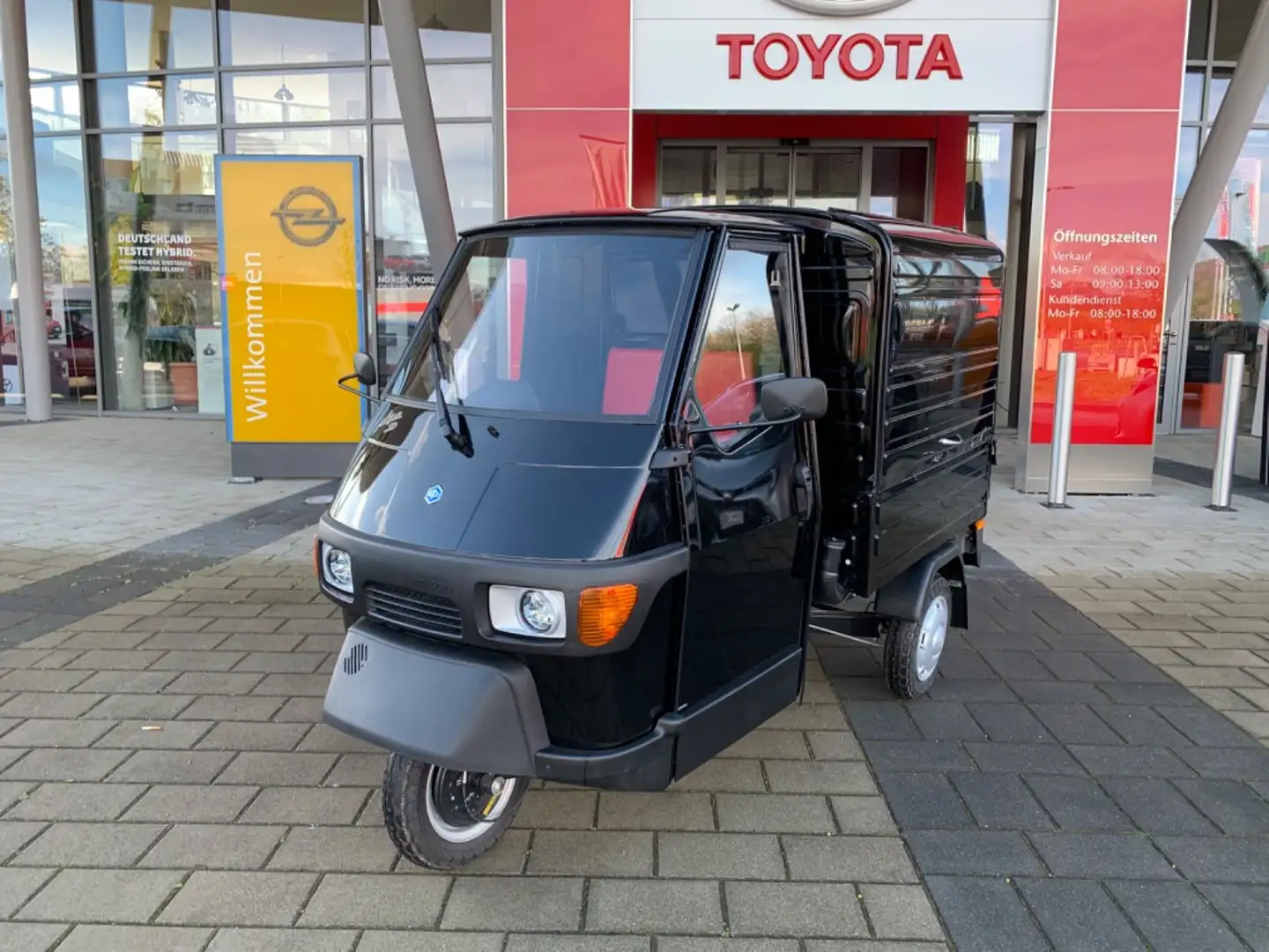 Piaggio Ape Kasten *SONDERUMBAU FÜR MOBILE-BAR* Schwarz - 2