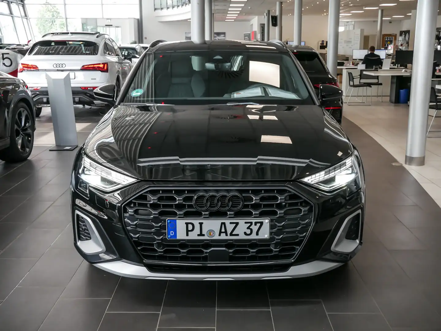 Audi A3 allstreet 35 TDI AHK ACC MATRIX-LED SONOS Fekete - 2