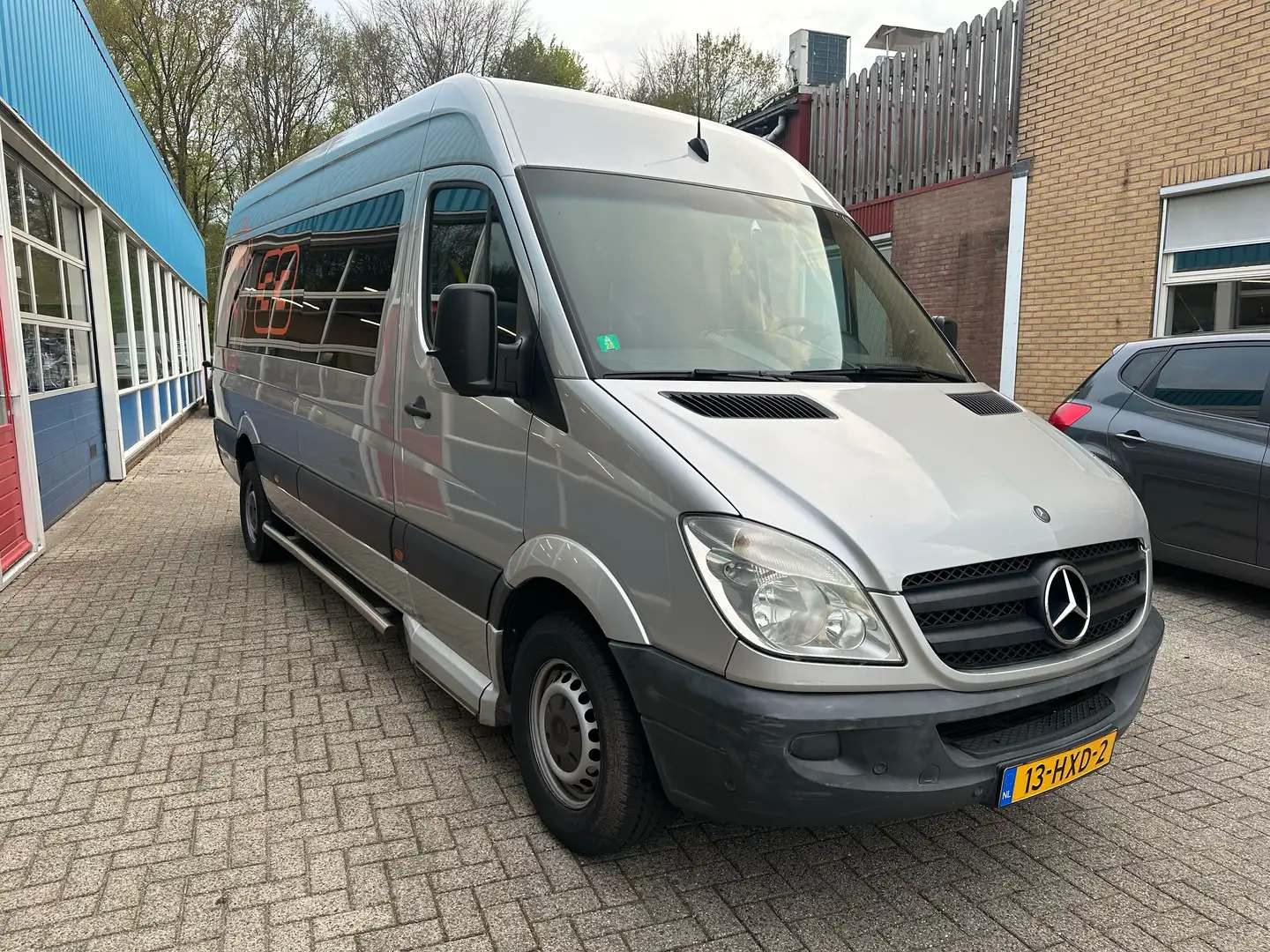 Mercedes-Benz Sprinter 311 2.2 CDI 432 HD Grijs - 2