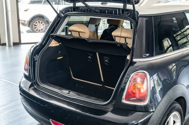 Mini Cooper Cooper view 14
