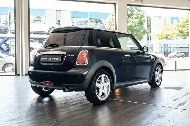 Mini Cooper Cooper view 6