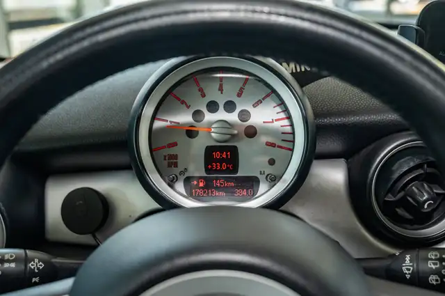 Mini Cooper Cooper view 12