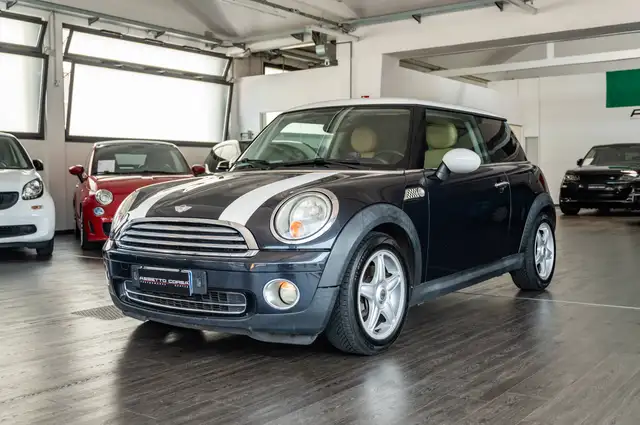 Mini Cooper Cooper view 3
