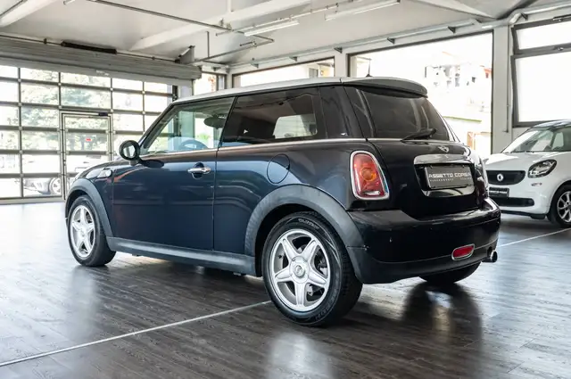 Mini Cooper Cooper view 4