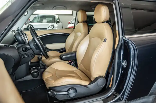 Mini Cooper Cooper view 8