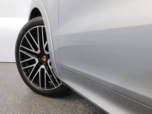 Porsche Cayenne E-Hybrid Coupé Black Edition Ansicht 6