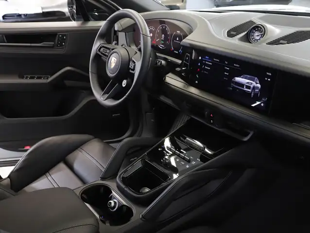 Porsche Cayenne E-Hybrid Coupé Black Edition Ansicht 39