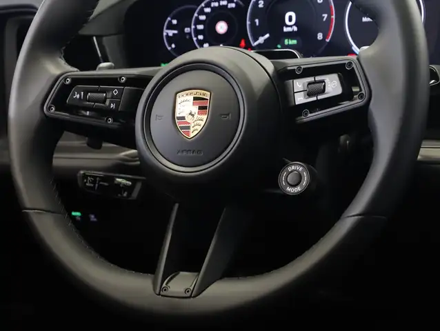 Porsche Cayenne E-Hybrid Coupé Black Edition Ansicht 30