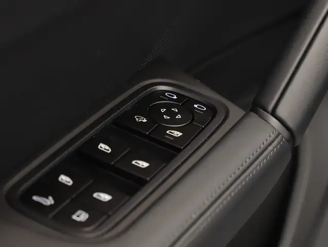 Porsche Cayenne E-Hybrid Coupé Black Edition Ansicht 33