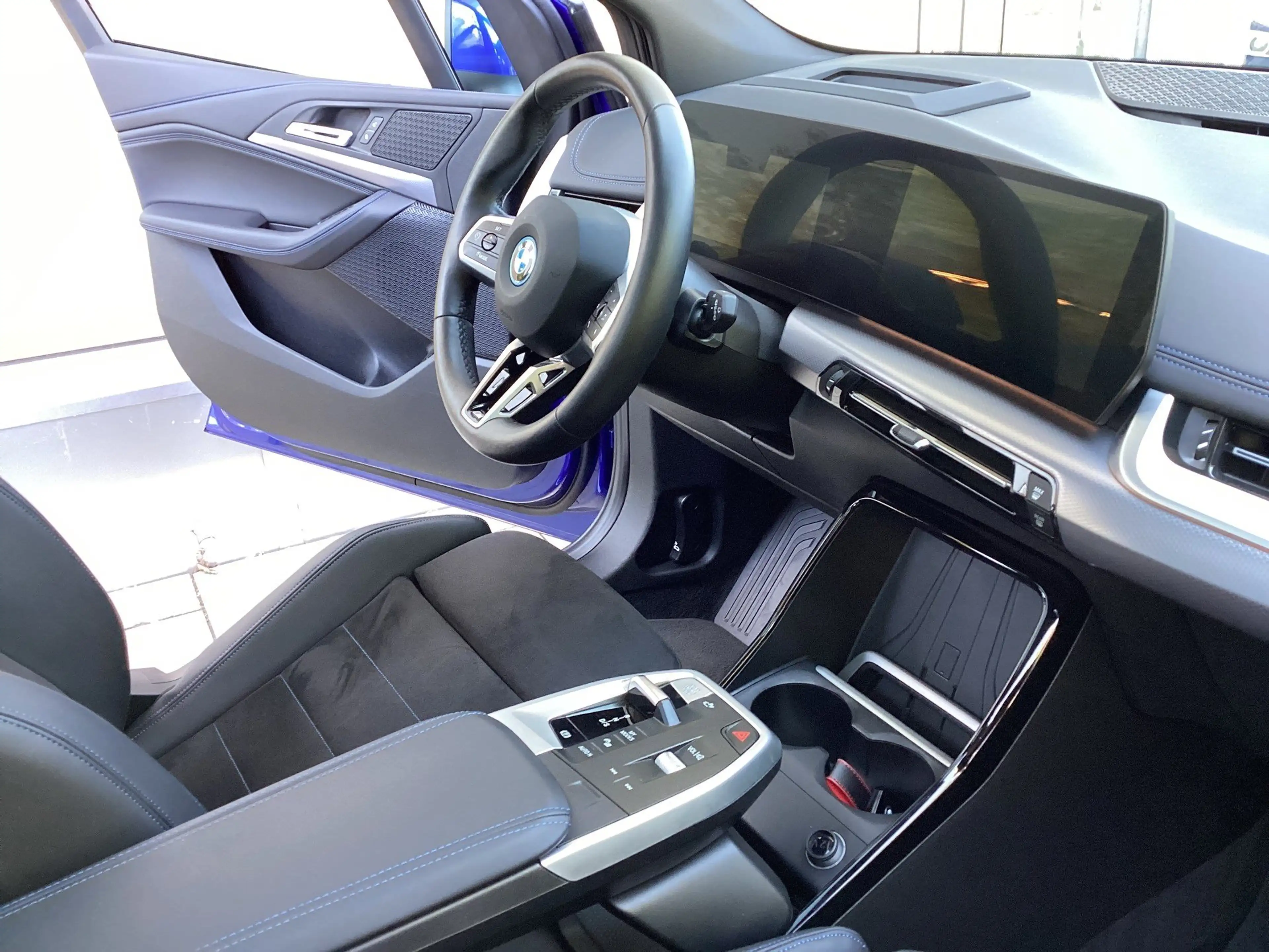 BMW 230 e xDrive Active Tourer — photo 7