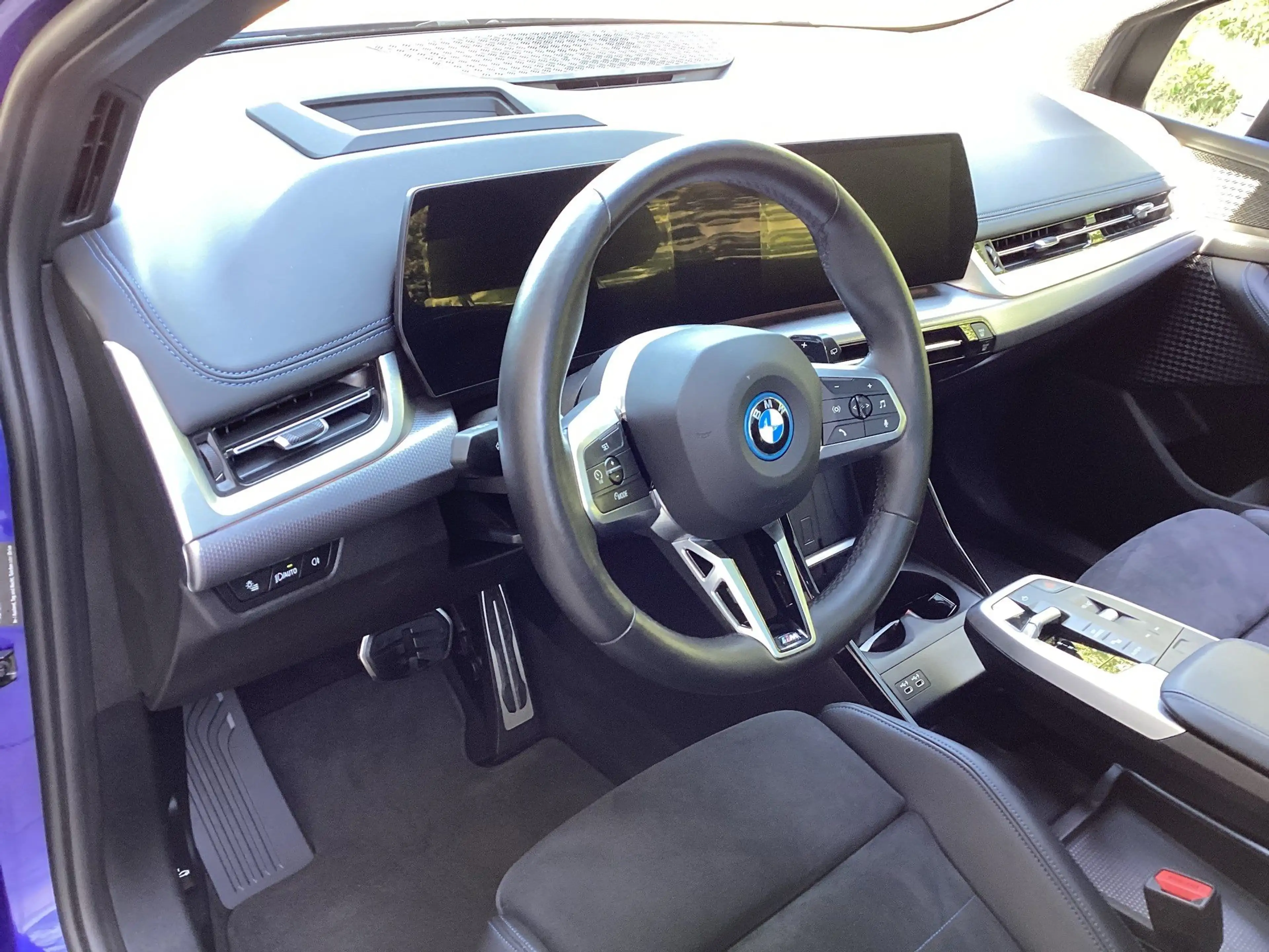 BMW 230 e xDrive Active Tourer — photo 2