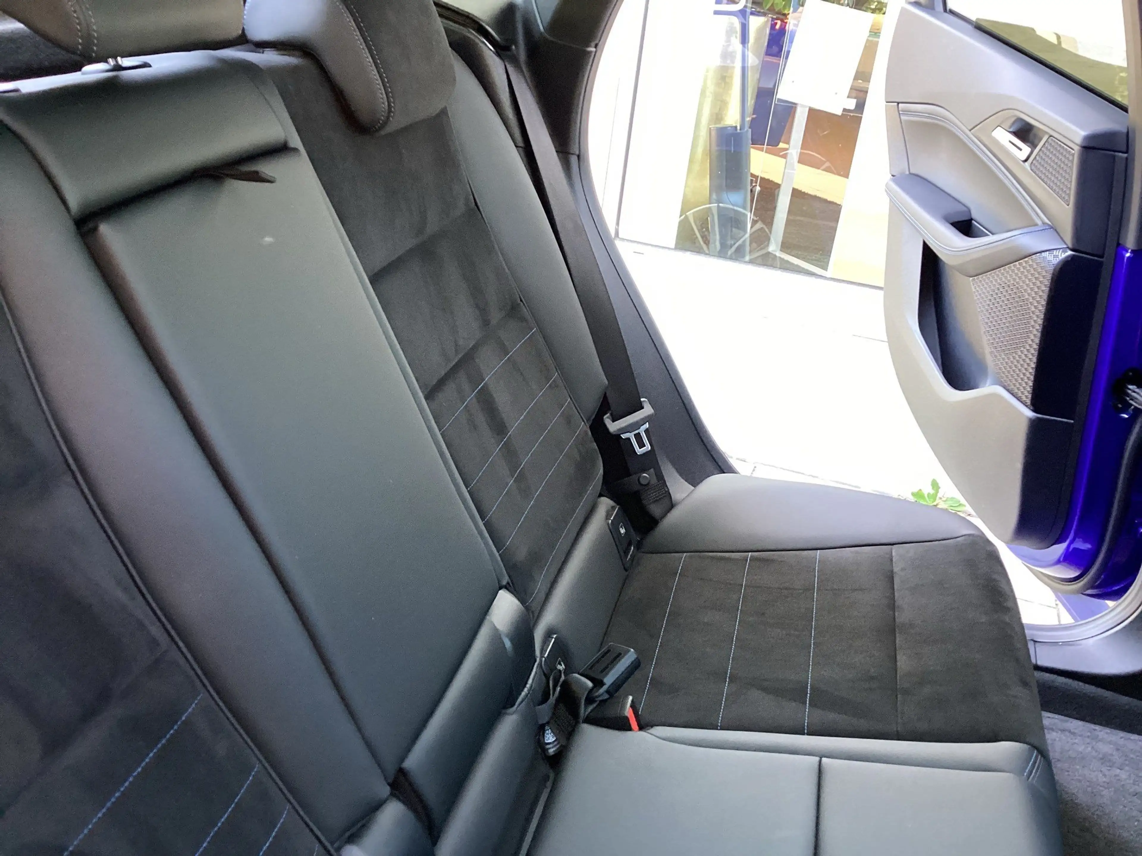 BMW 230 e xDrive Active Tourer — photo 10
