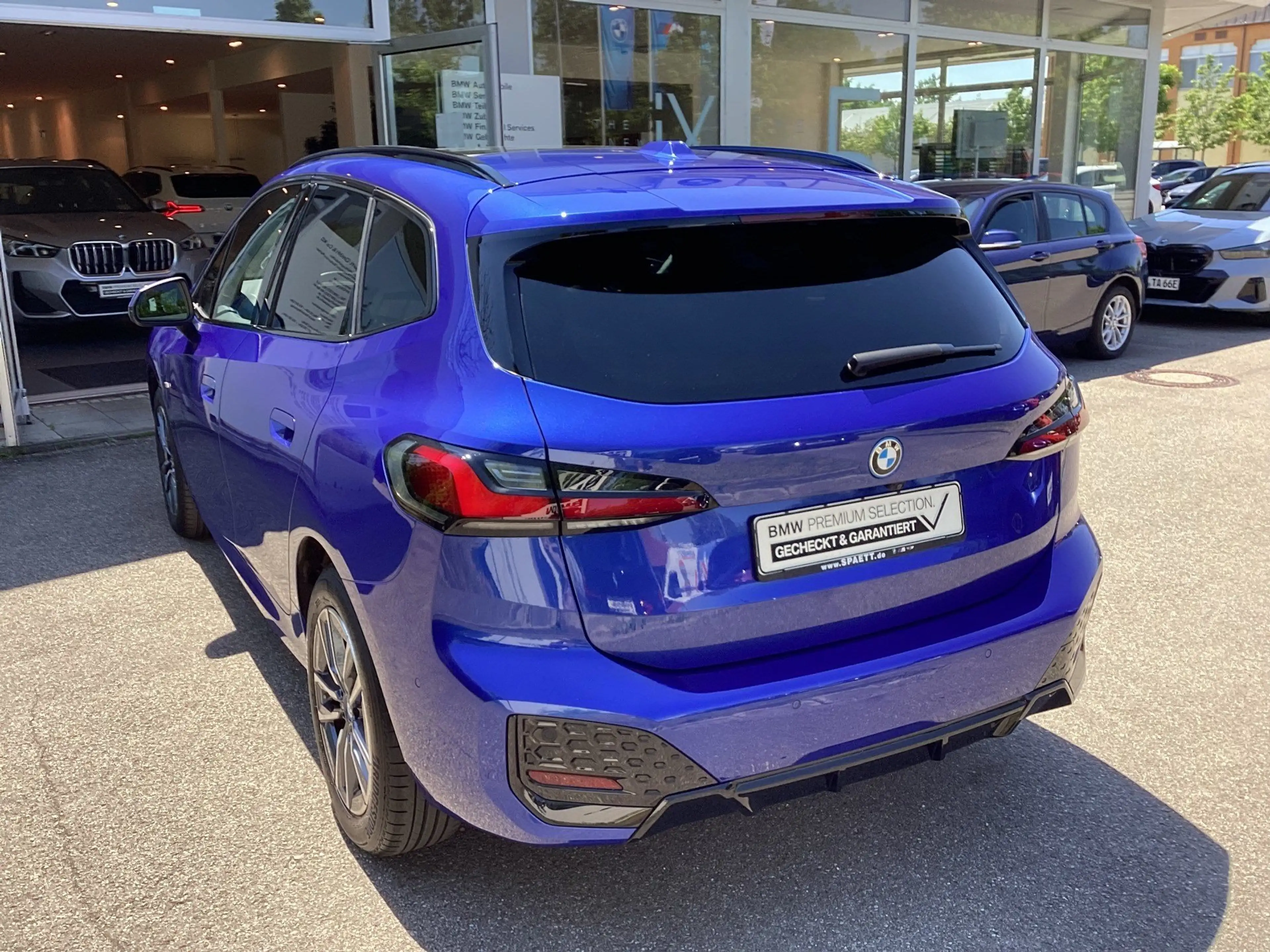 BMW 230 e xDrive Active Tourer — photo 6