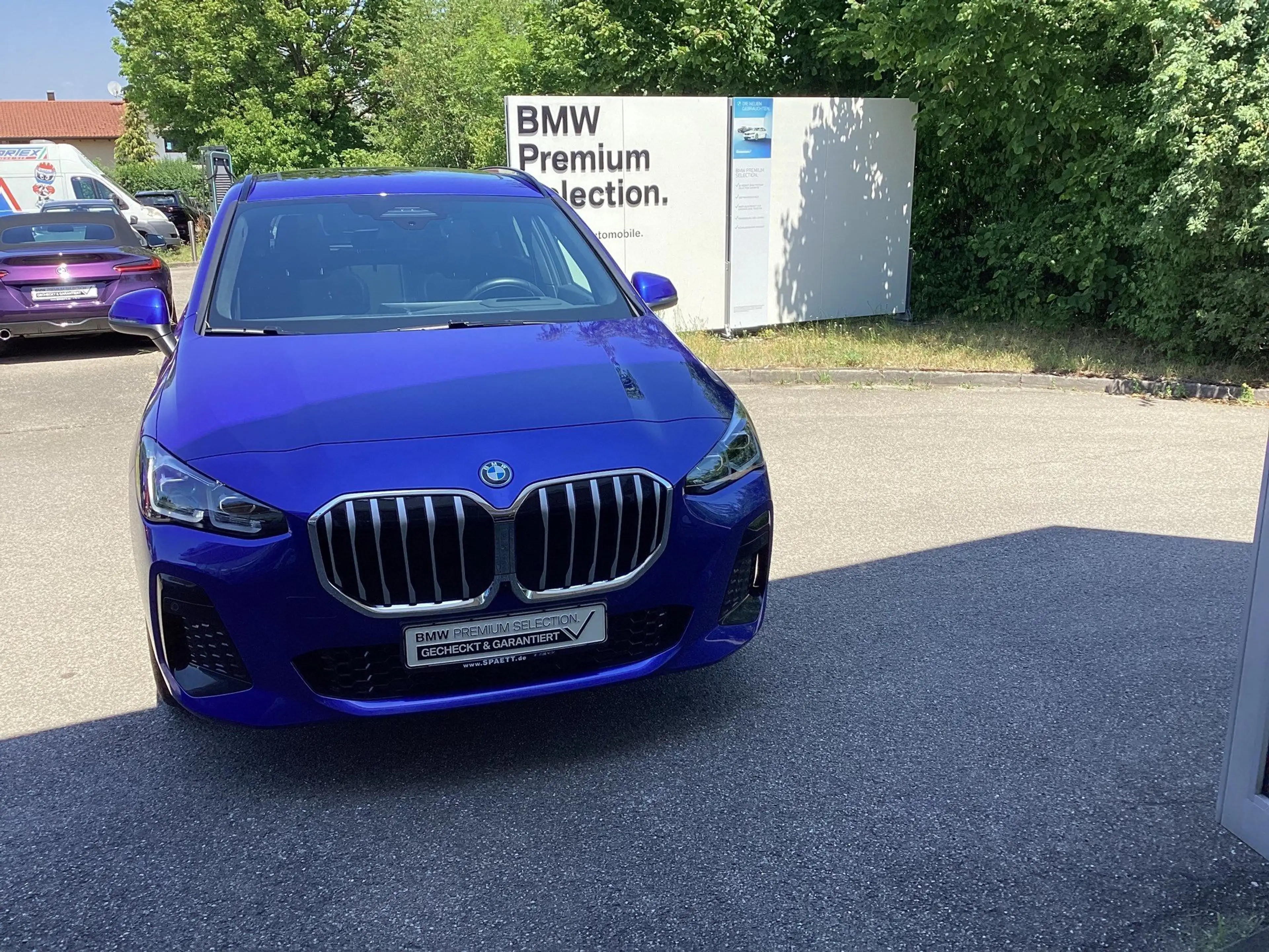 BMW 230 e xDrive Active Tourer — photo 4