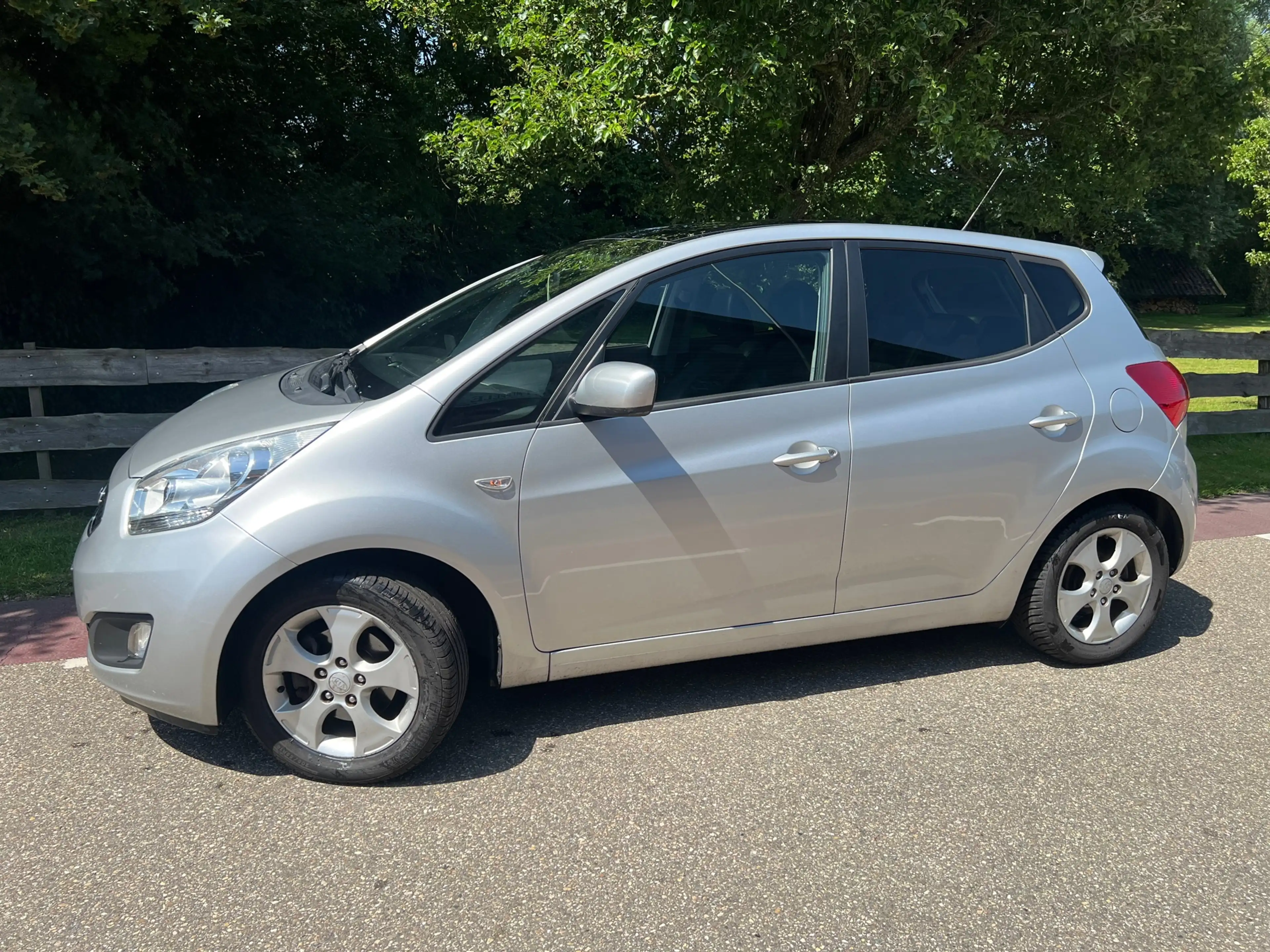 Kia Venga 1.4 CVVT Plus Pack Trekhaak Clima — photo 2