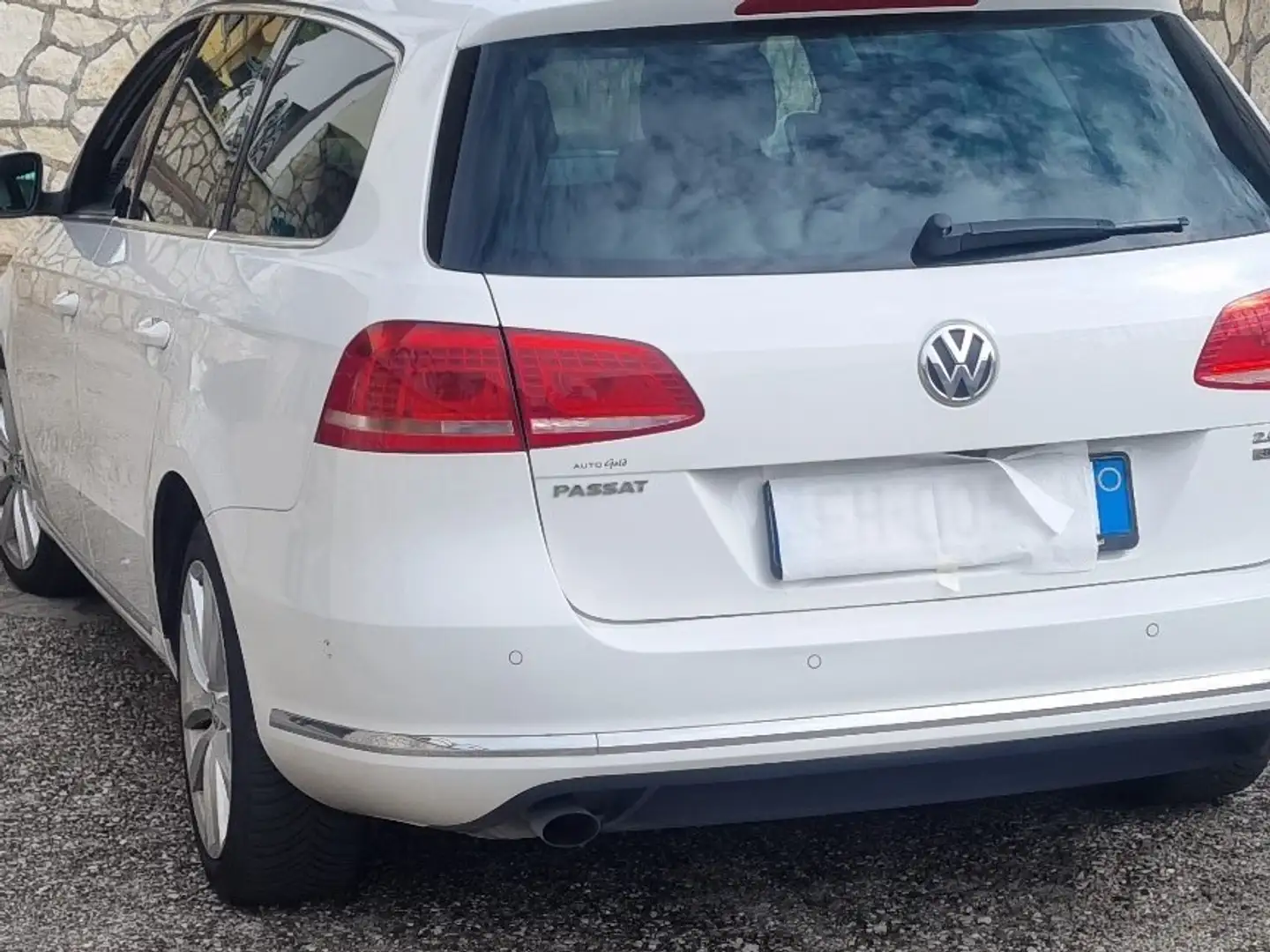 Volkswagen Passat Variant 2.0 tdi Highline c/navi 170cv dsg bijela - 2