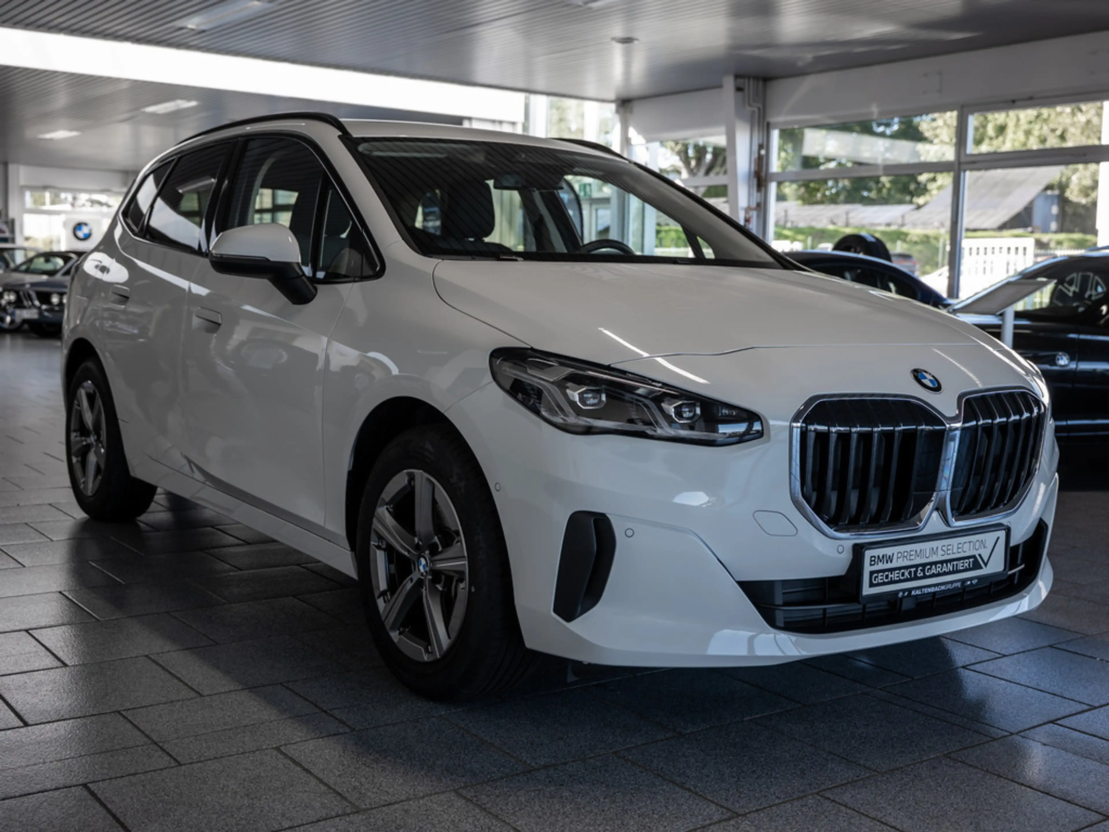 BMW 220 Active Tourer PANO AHK LED NAVI KAMERA — photo 4