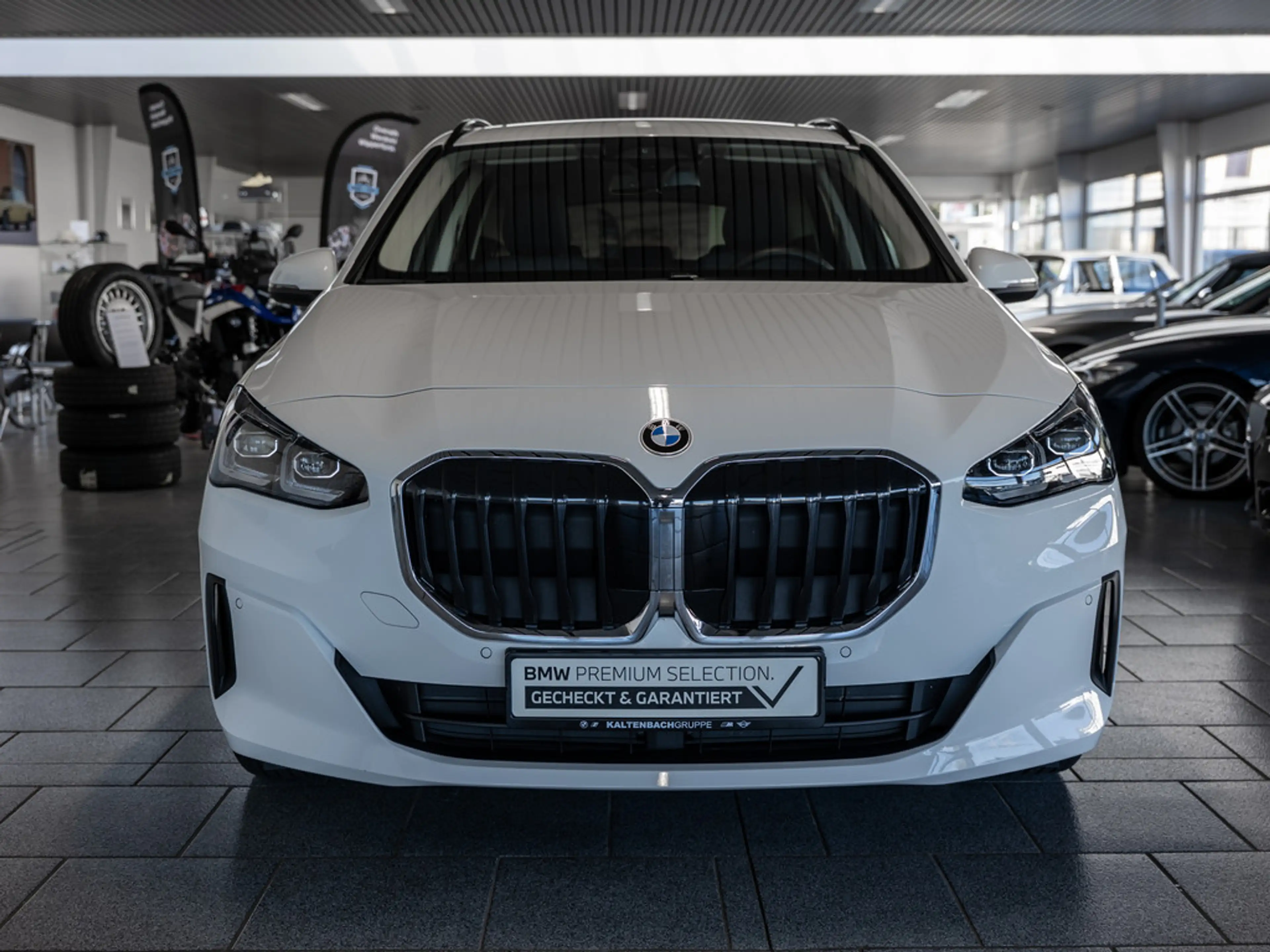 BMW 220 Active Tourer PANO AHK LED NAVI KAMERA — photo 3