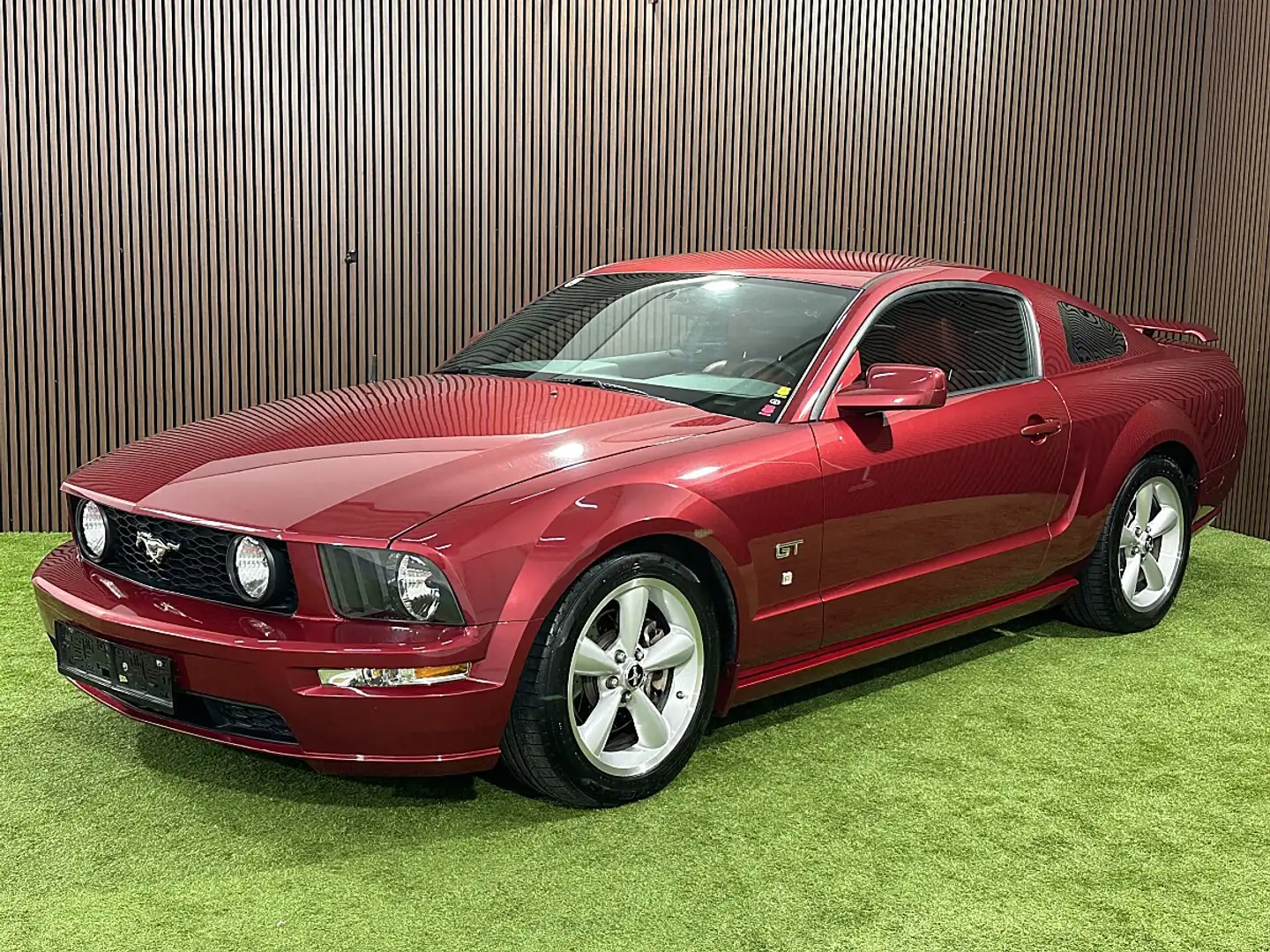 Ford Mustang 4,6 V8 GT Handschalter *österreichisches Fahrze... Rot - 1
