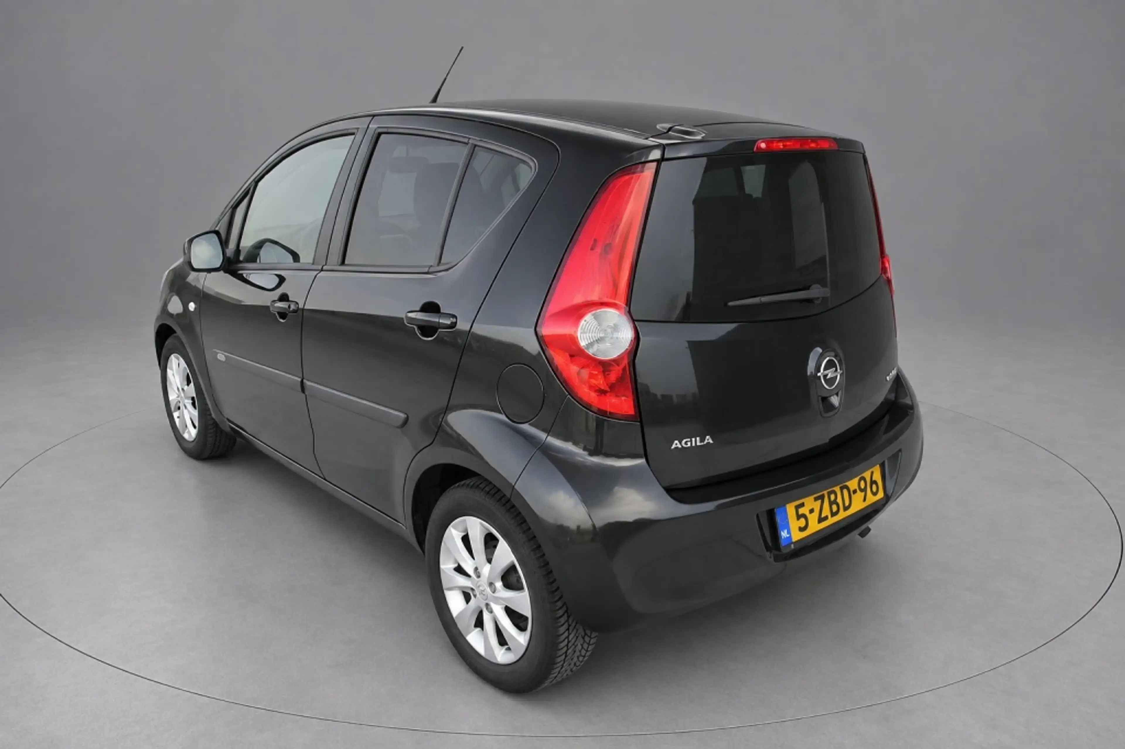 Opel Agila 1.0 Berlin — photo 6