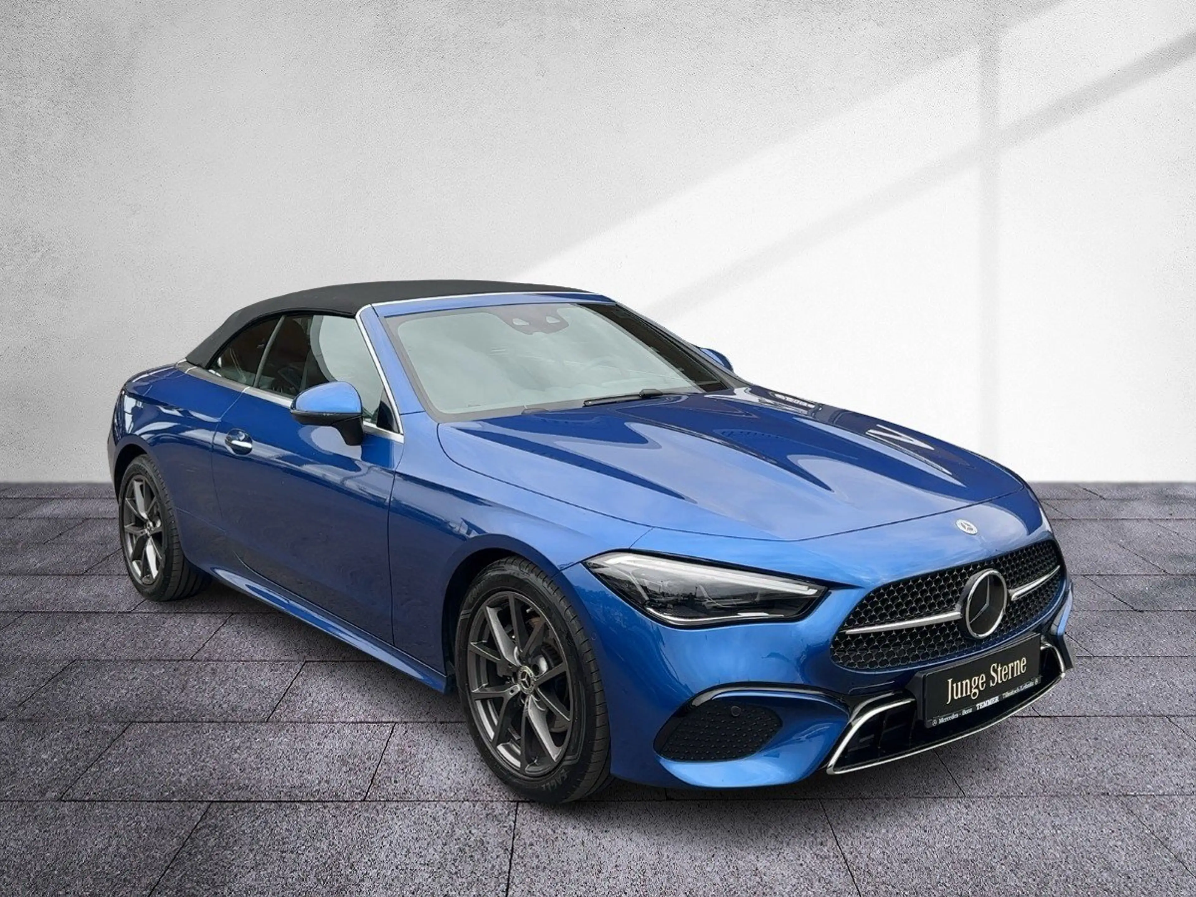 Mercedes-Benz CLE 220 d Cabriolet AVANTGARDE LED LRHZG Distr — photo 6