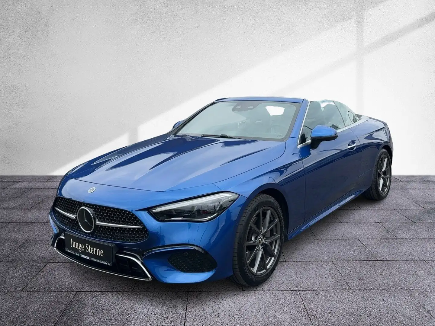 Mercedes-Benz CLE 220 d Cabriolet AVANTGARDE LED LRHZG Distr Blau - 2