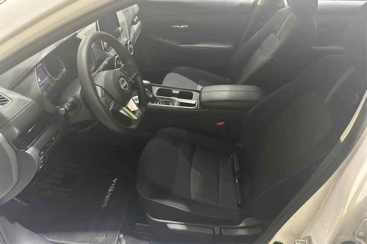 Nissan Sentra снимка Nissan Sentra