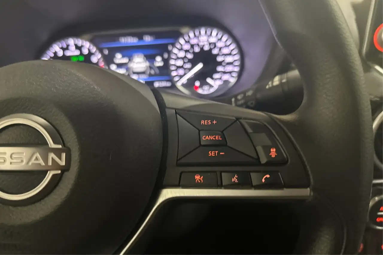 Nissan Sentra снимка Nissan Sentra