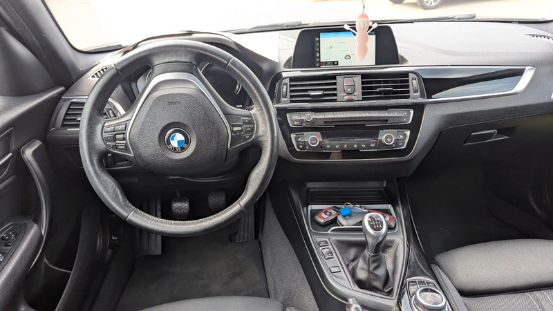 BMW 118 i Edition M Sport Shadow — photo 9