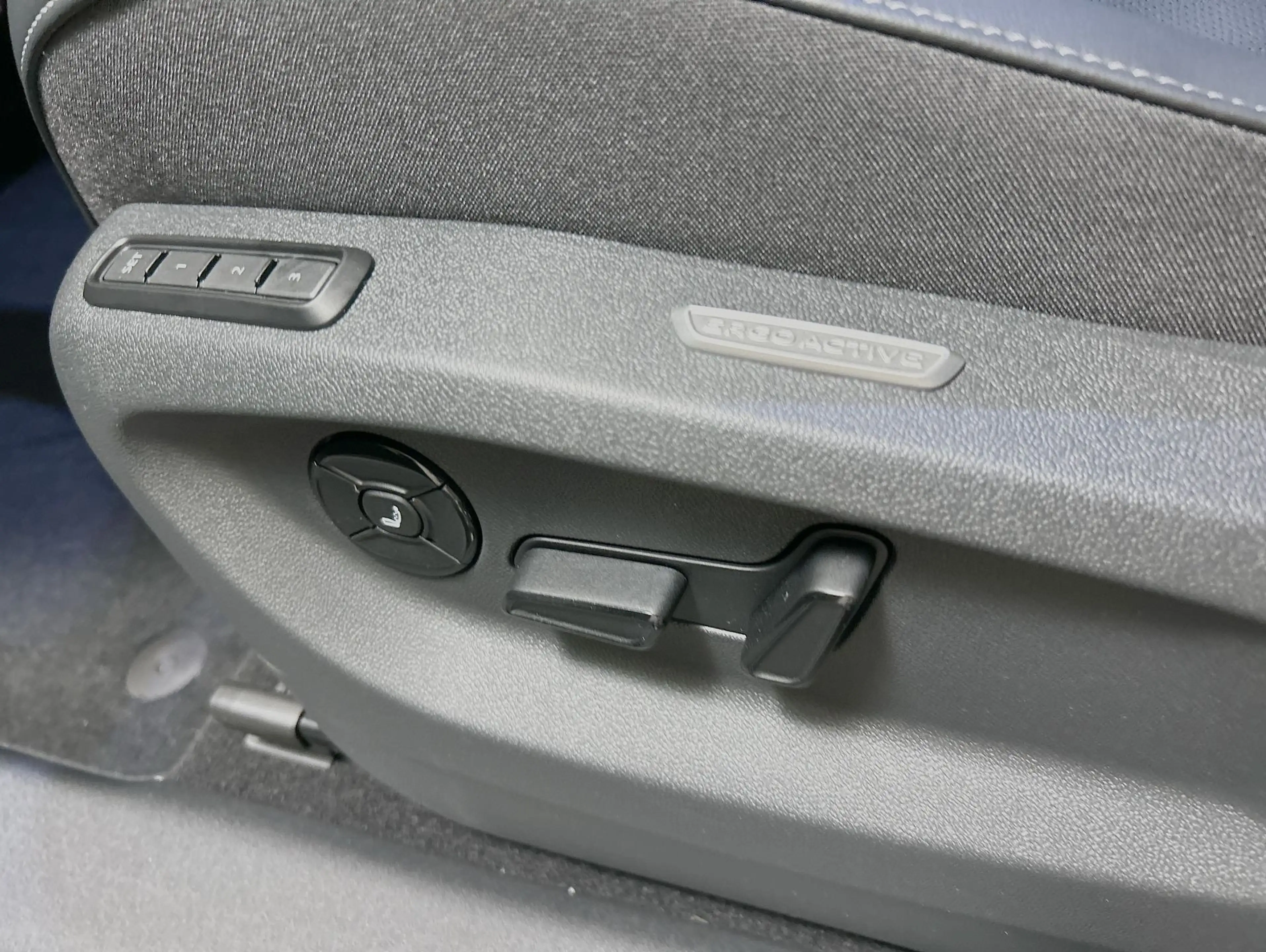 Volkswagen Tayron 1.5 eHybrid R-Line CarPlay Pano Black ACC — photo 12