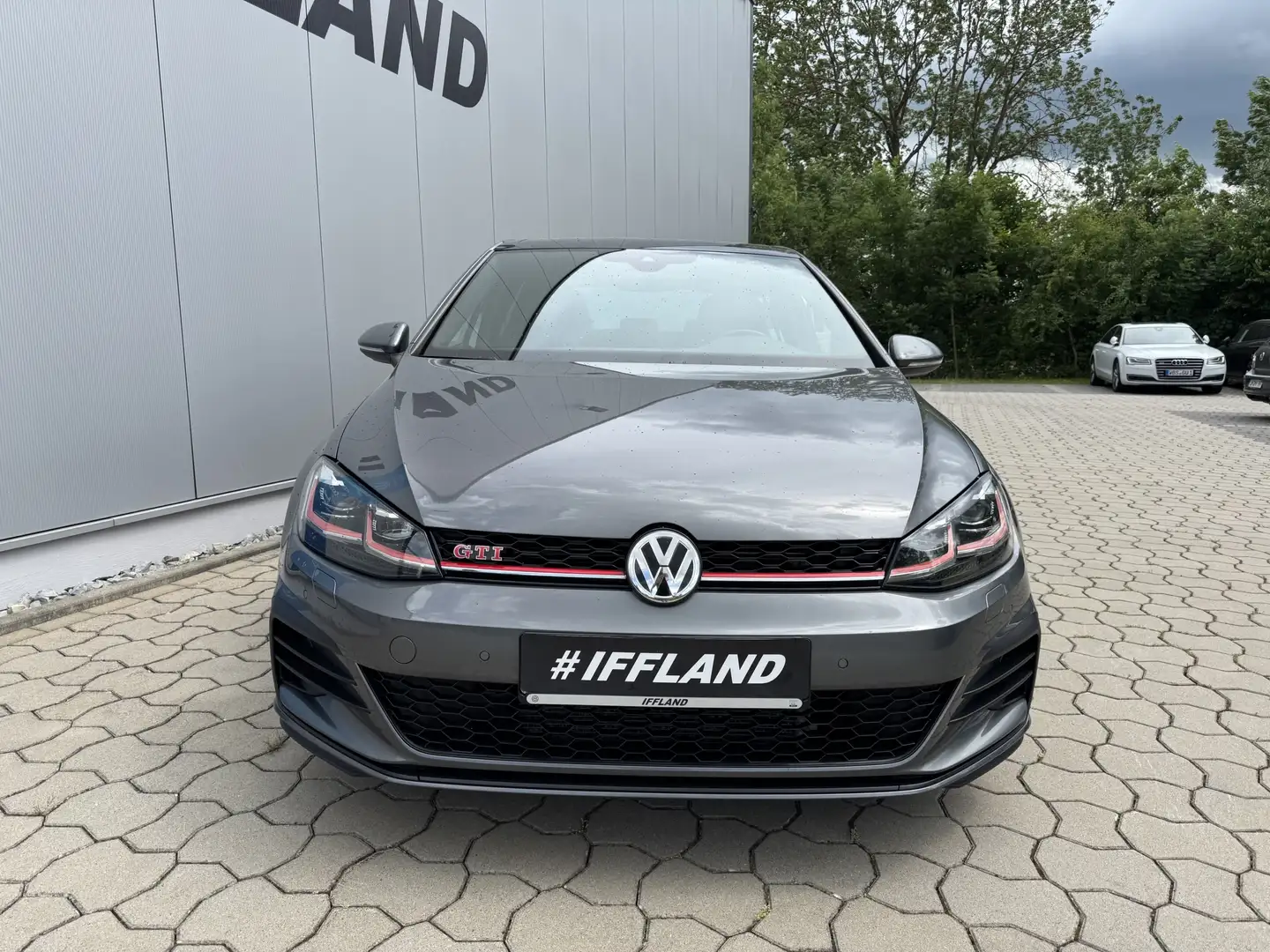 Volkswagen Golf GTI 2.0 TSI*Performance*AHK*Pano*LED*Keyless* Grau - 2