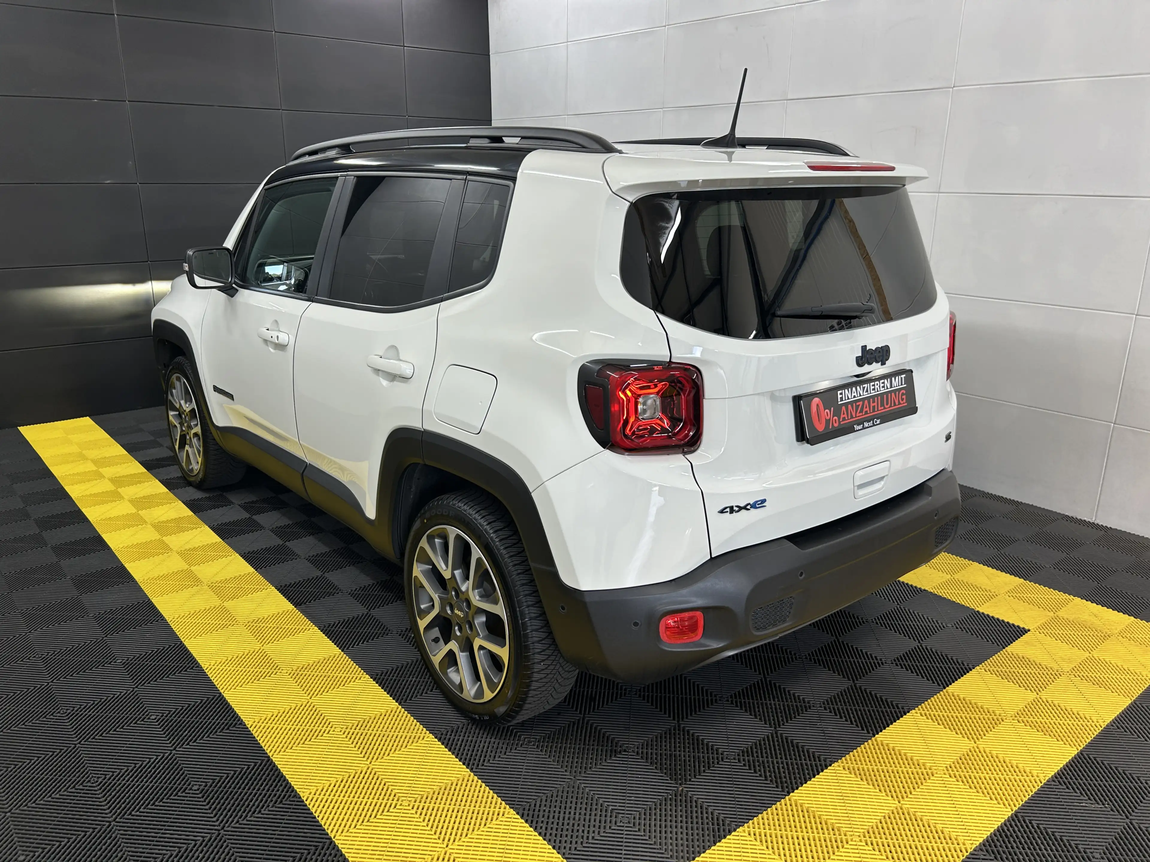 Jeep Renegade S Plug-In-Hybrid 4xe+Pano+Matrix+Leder — photo 6